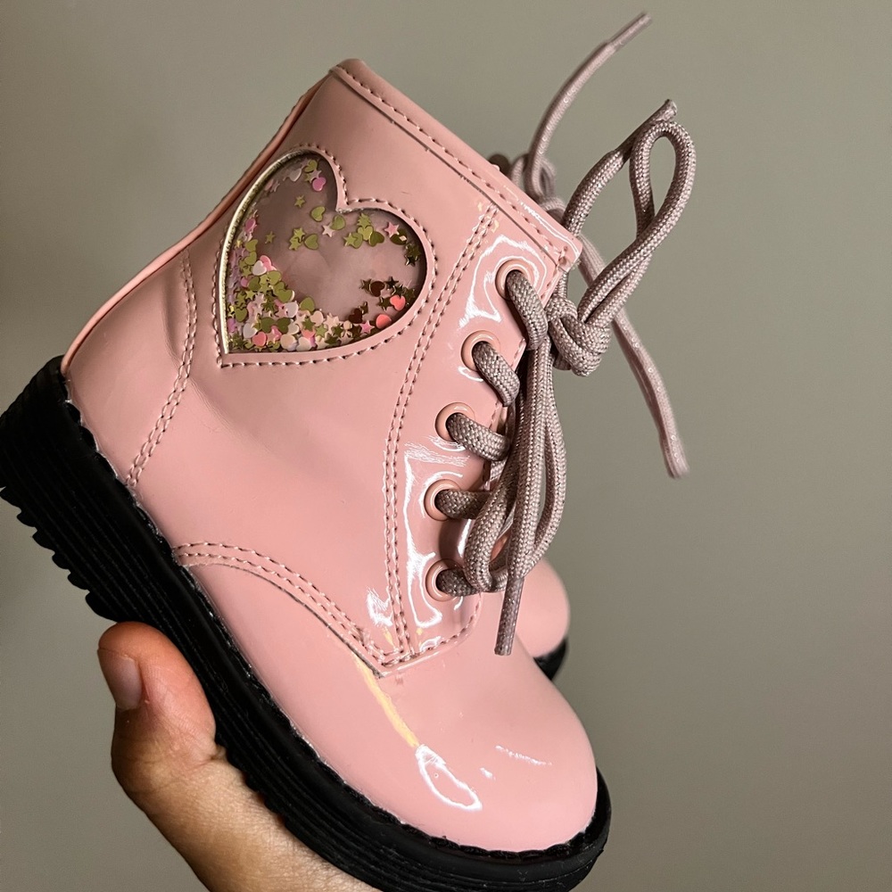TODDLER GIRL SIZE 6 BOOTIES